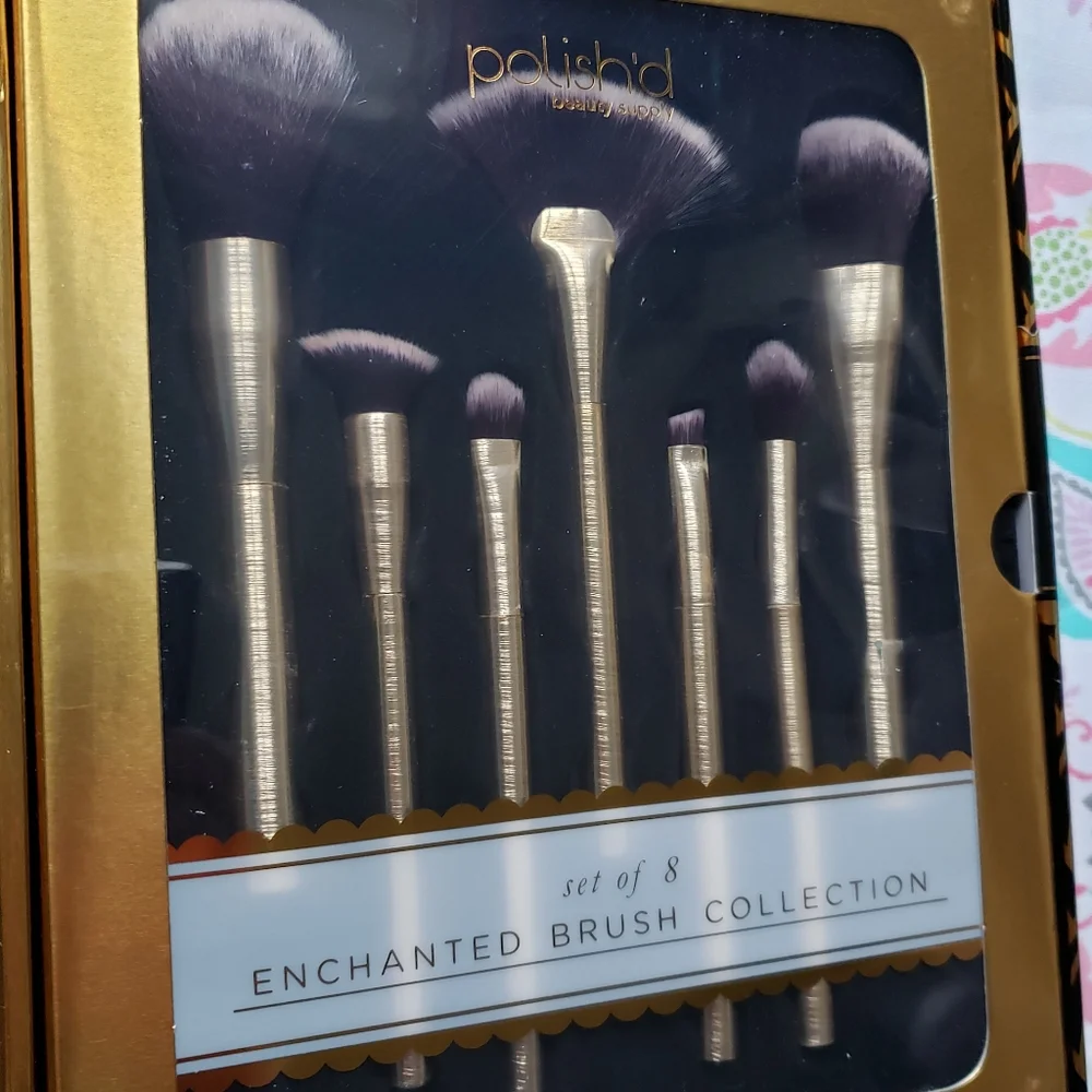 Polish'd Set of 8 Brush Collection & Glamour Case